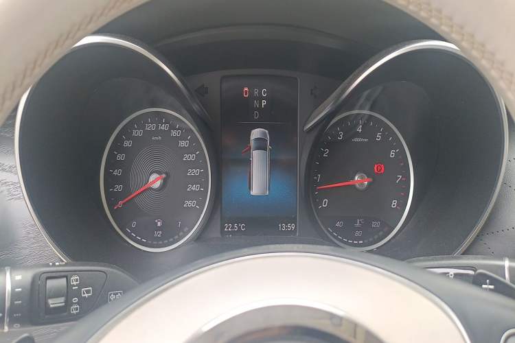 Used Mercedes-Benz V-Class 2020 V 260 Avantgarde Edition Instrument Cluster