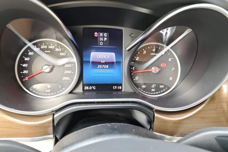 Used Mercedes-Benz V-Class 2020 V 260 Prestige Edition Instrument Cluster