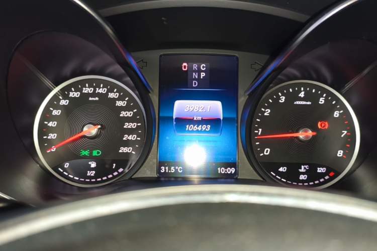 Used Mercedes-Benz V-Class 2020 V 260 Prestige Edition Instrument Cluster