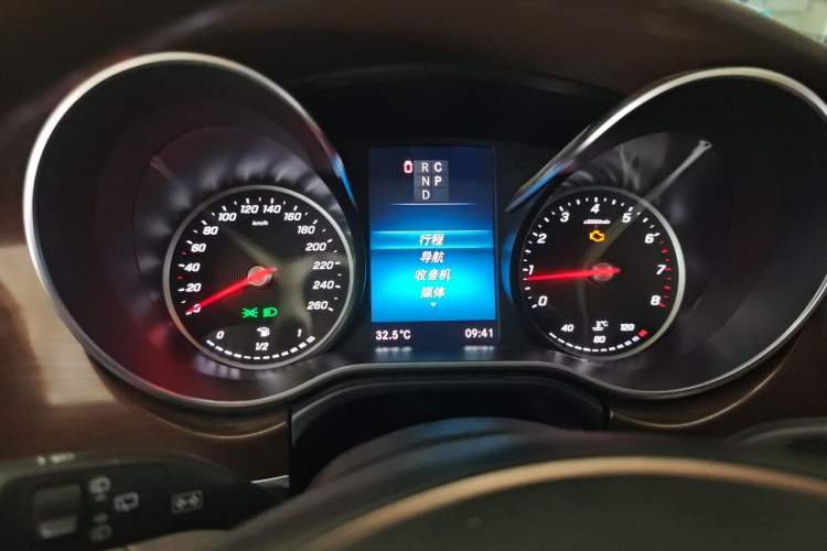 Used Mercedes-Benz V-Class 2020 V 260 Avantgarde Edition Instrument Cluster