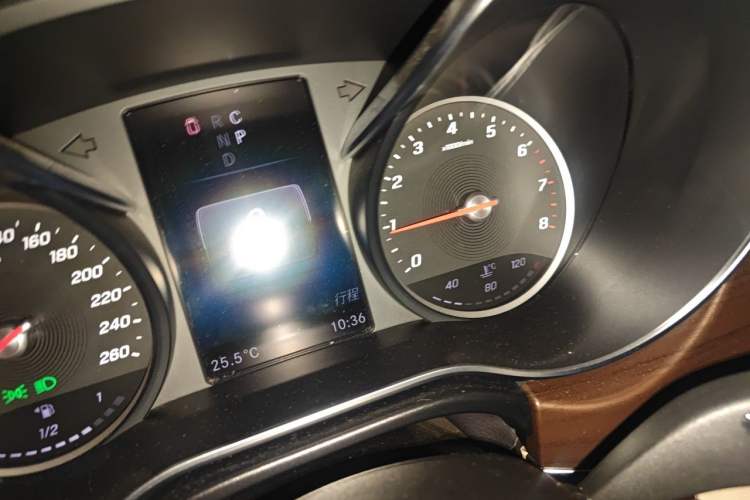 Used Mercedes-Benz V-Class 2020 V 260 Avantgarde Edition Instrument Cluster