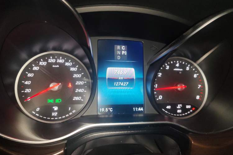 Used Mercedes-Benz V-Class 2020 V 260 Avantgarde Edition Instrument Cluster