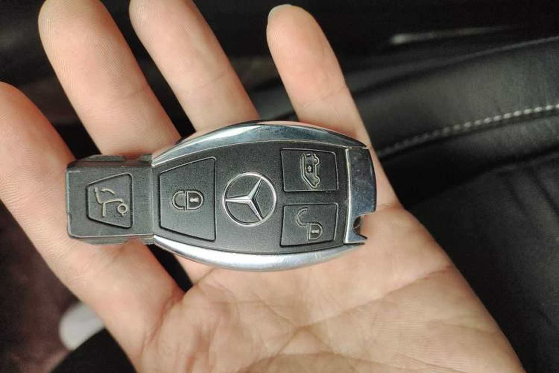 Used Mercedes-Benz V-Class 2020 V 260 Avantgarde Edition Interior 1