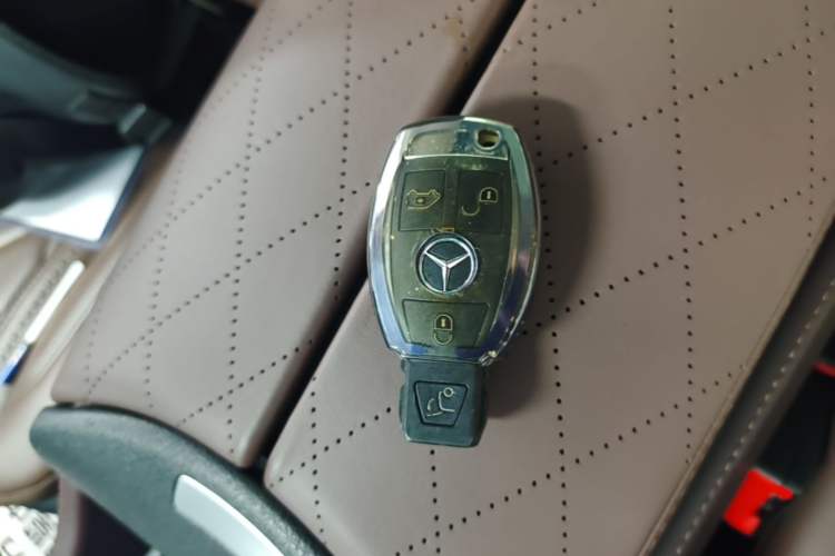 Used Mercedes-Benz V-Class 2020 V 260 Avantgarde Edition Interior 1
