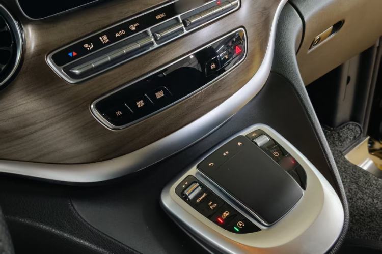 Used Mercedes-Benz V-Class 2020 V 260 L Long-wheelbase Luxury Edition Interior 10