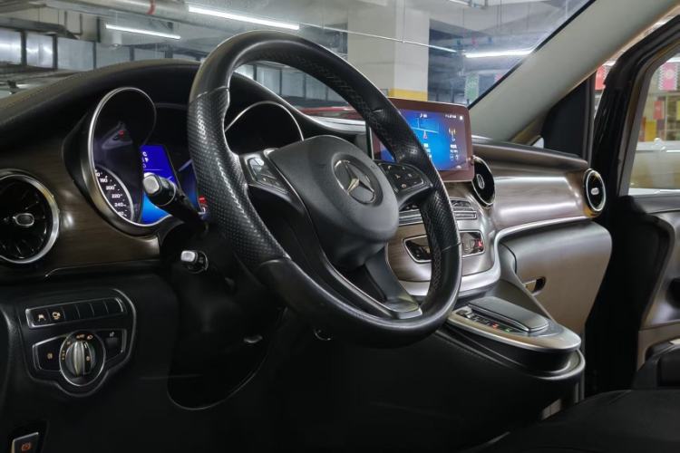 Used Mercedes-Benz V-Class 2020 V 260 L Long-wheelbase Luxury Edition Interior 11