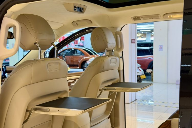 Used Mercedes-Benz V-Class 2020 V 260 Avantgarde Edition Interior 12