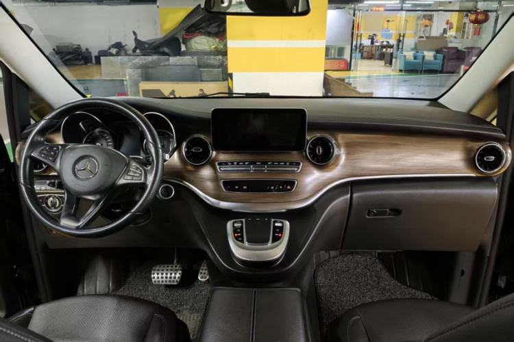 Used Mercedes-Benz V-Class 2020 V 260 L Long-wheelbase Luxury Edition Interior 12