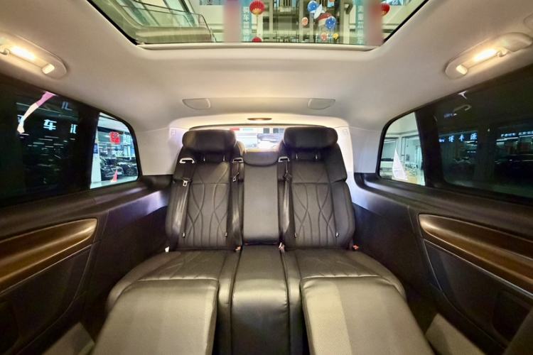 Used Mercedes-Benz V-Class 2020 V 260 L Long-wheelbase Luxury Edition Interior 12