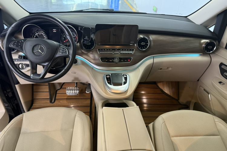 Used Mercedes-Benz V-Class 2020 V 260 Prestige Edition Interior 2