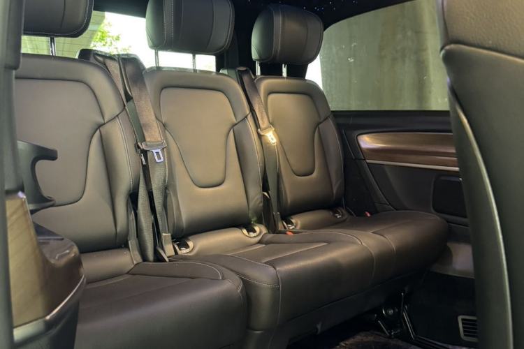Used Mercedes-Benz V-Class 2020 V 260 Prestige Edition Interior 3