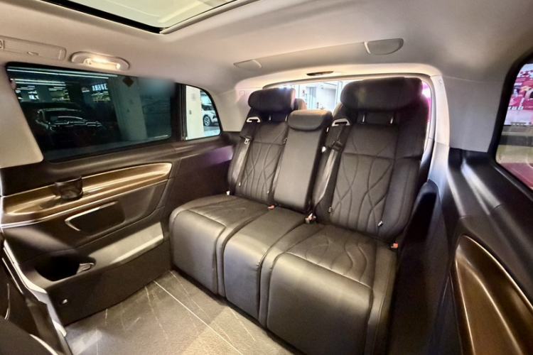 Used Mercedes-Benz V-Class 2020 V 260 L Long-wheelbase Luxury Edition Interior 3