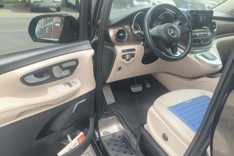 Used Mercedes-Benz V-Class 2020 V 260 Prestige Edition Interior 3