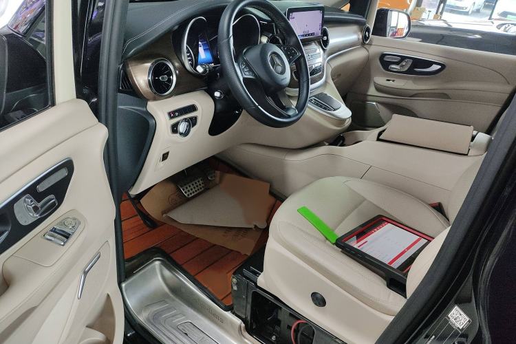 Used Mercedes-Benz V-Class 2020 V 260 L Long-wheelbase Luxury Edition Interior 3