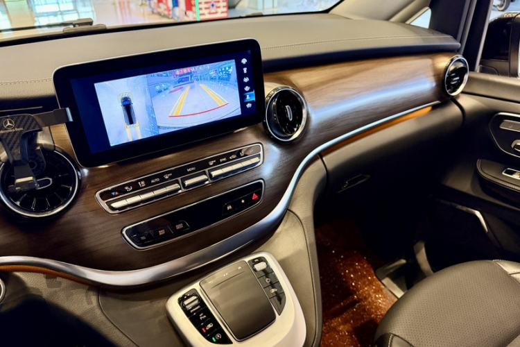Used Mercedes-Benz V-Class 2020 V 260 L Long-wheelbase Luxury Edition Interior 4