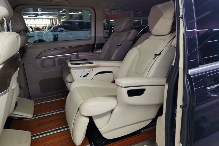 Used Mercedes-Benz V-Class 2020 V 260 L Long-wheelbase Luxury Edition Interior 4