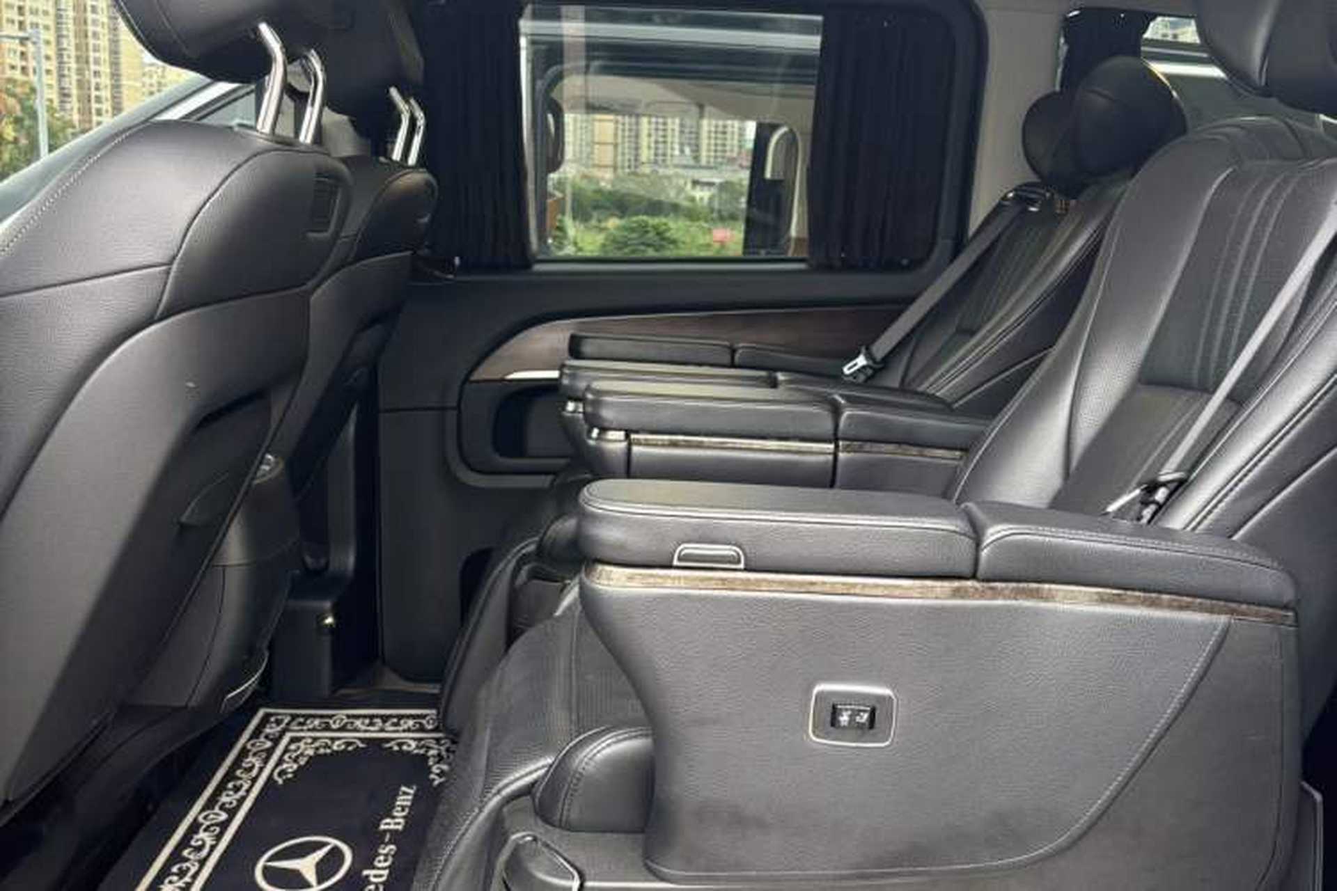 Used Mercedes-Benz V-Class 2020 V 260 Avantgarde Edition Interior 4