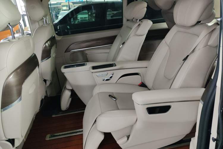 Used Mercedes-Benz V-Class 2020 V 260 L Long-wheelbase Luxury Edition Interior 4