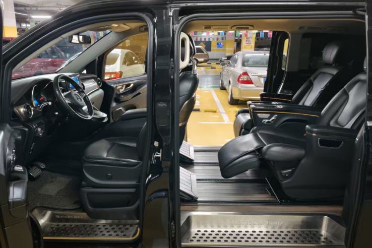 Used Mercedes-Benz V-Class 2020 V 260 L Long-wheelbase Luxury Edition Interior 5