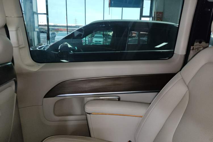 Used Mercedes-Benz V-Class 2020 V 260 L Long-wheelbase Luxury Edition Interior 6