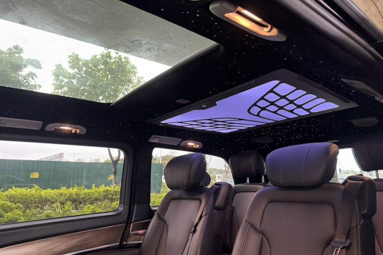 Used Mercedes-Benz V-Class 2020 V 260 Prestige Edition Interior 7
