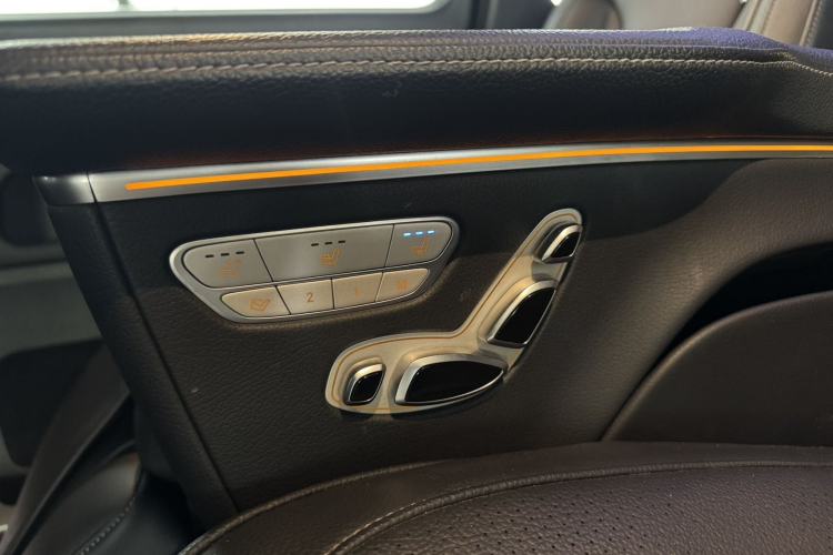 Used Mercedes-Benz V-Class 2020 V 260 Prestige Edition Interior 8