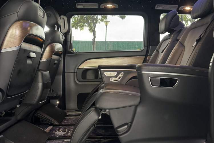 Used Mercedes-Benz V-Class 2020 V 260 Prestige Edition Interior 9