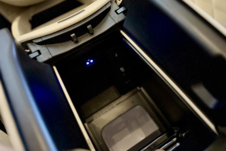 Used Mercedes-Benz V-Class 2020 V 260 Avantgarde Edition Interior 9