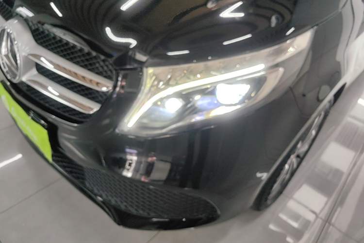 Used Mercedes-Benz V-Class 2020 V 260 Avantgarde Edition Left Front Headlight