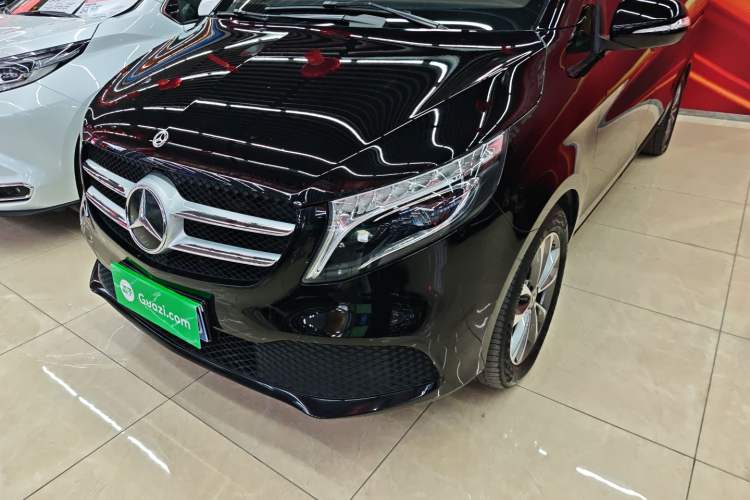 Used Mercedes-Benz V-Class 2020 V 260 Avantgarde Edition Left Front Headlight