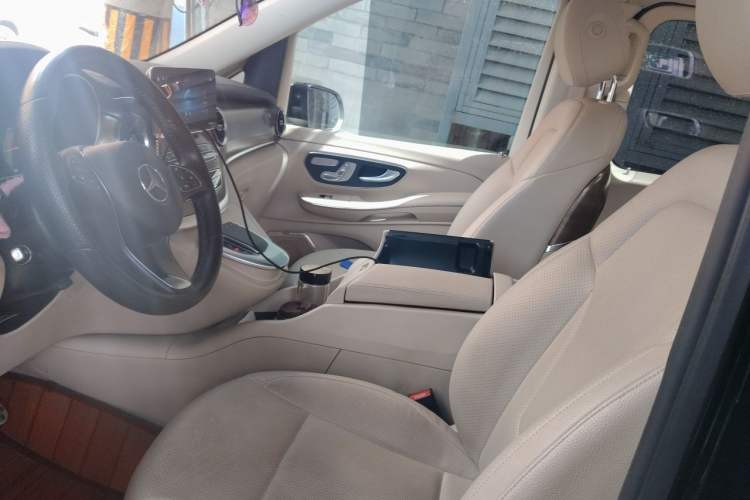 Used Mercedes-Benz V-Class 2020 V 260 Prestige Edition Left Front Seat