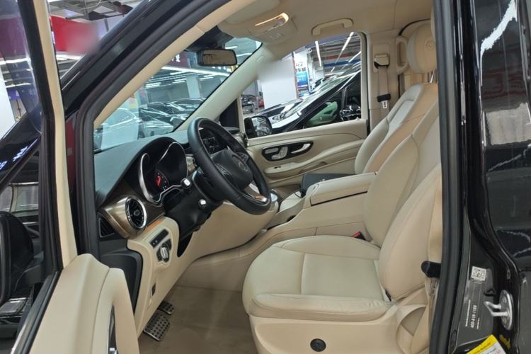 Used Mercedes-Benz V-Class 2020 V 260 Prestige Edition Left Front Seat