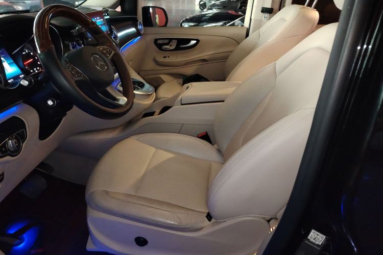 Used Mercedes-Benz V-Class 2020 V 260 Avantgarde Edition Left Front Seat