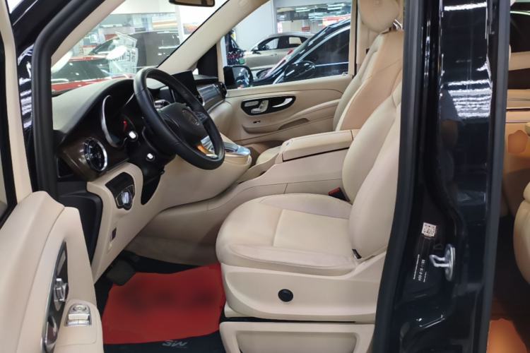 Used Mercedes-Benz V-Class 2020 V 260 Avantgarde Edition Left Front Seat