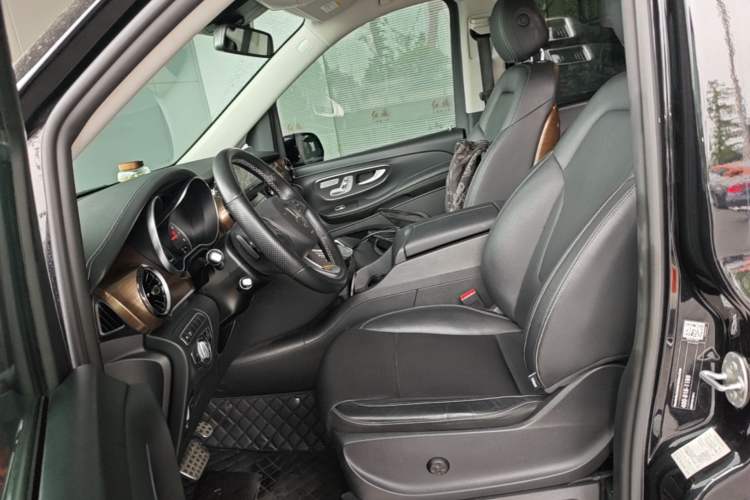 Used Mercedes-Benz V-Class 2020 V 260 Prestige Edition Left Front Seat