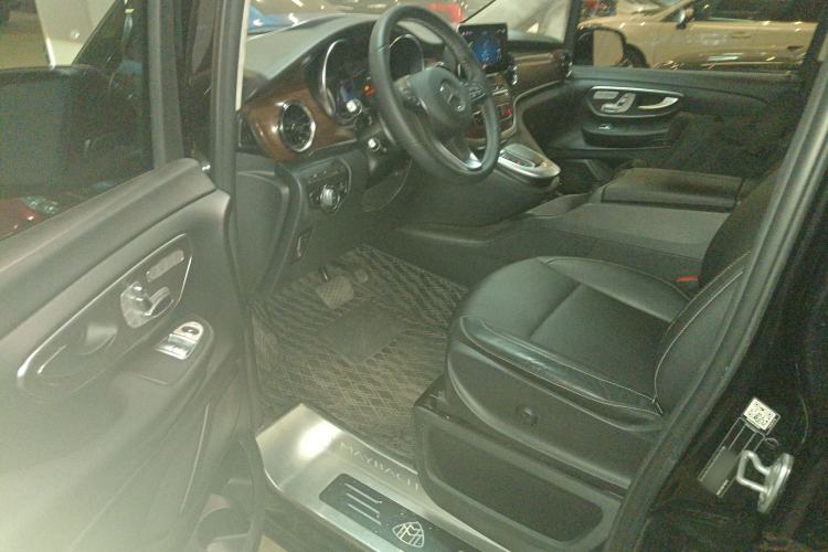 Used Mercedes-Benz V-Class 2020 V 260 Avantgarde Edition Left Front Seat