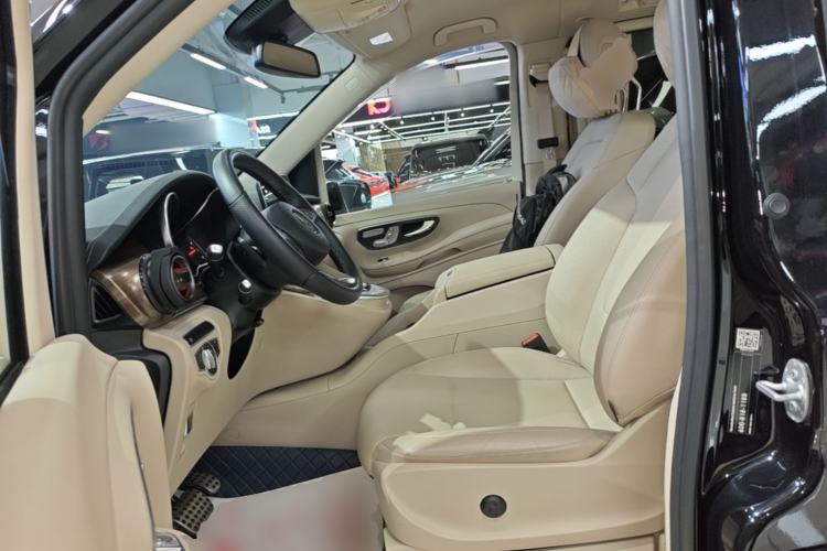 Used Mercedes-Benz V-Class 2020 V 260 Prestige Edition Left Front Seat