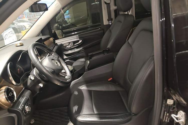 Used Mercedes-Benz V-Class 2020 V 260 Prestige Edition Left Front Seat