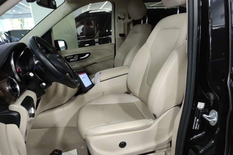 Used Mercedes-Benz V-Class 2020 V 260 Avantgarde Edition Left Front Seat