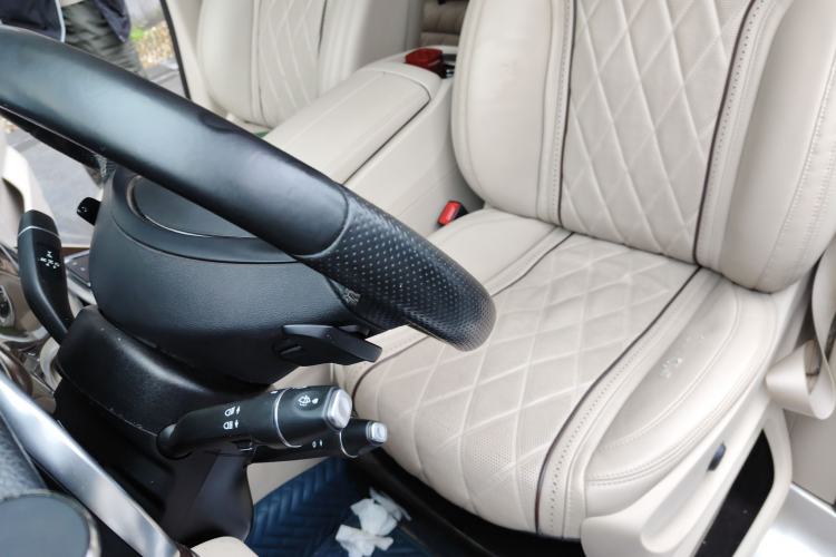 Used Mercedes-Benz V-Class 2020 V 260 Avantgarde Edition Left Front Seat