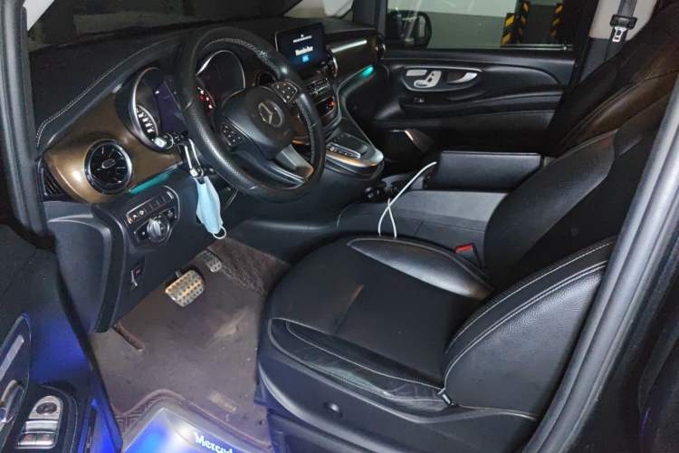 Used Mercedes-Benz V-Class 2020 V 260 Prestige Edition Left Front Seat