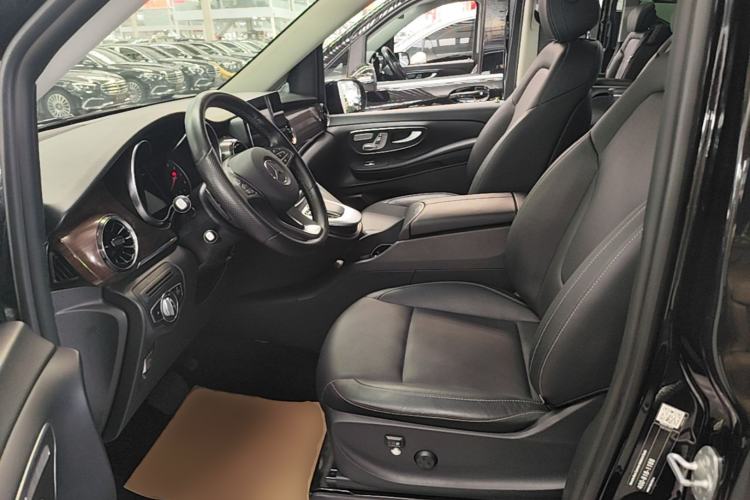 Used Mercedes-Benz V-Class 2020 V 260 Avantgarde Edition Left Front Seat