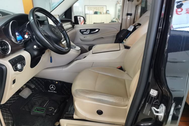 Used Mercedes-Benz V-Class 2020 V 260 Avantgarde Edition Left Front Seat