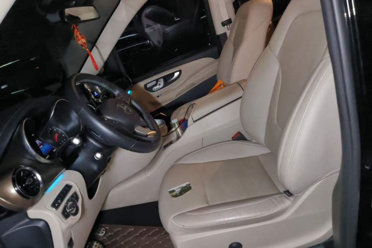 Used Mercedes-Benz V-Class 2020 V 260 Prestige Edition Left Front Seat