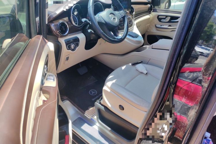 Used Mercedes-Benz V-Class 2020 V 260 Avantgarde Edition Left Front Seat