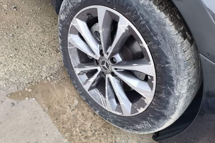 Used Mercedes-Benz V-Class 2020 V 260 Avantgarde Edition Left Front Wheel Hub