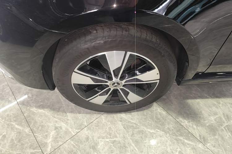 Used Mercedes-Benz V-Class 2020 V 260 Prestige Edition Left Front Wheel Hub