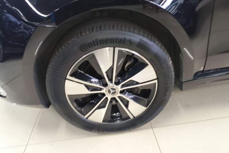 Used Mercedes-Benz V-Class 2020 V 260 Prestige Edition Left Front Wheel Hub