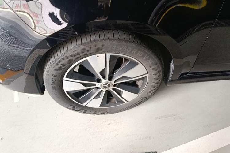 Used Mercedes-Benz V-Class 2020 V 260 Prestige Edition Left Front Wheel Hub
