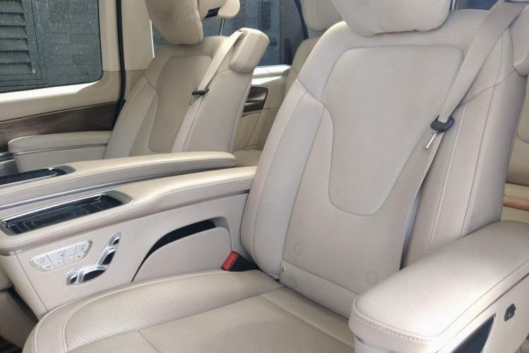 Used Mercedes-Benz V-Class 2020 V 260 Prestige Edition Left Rear Seat